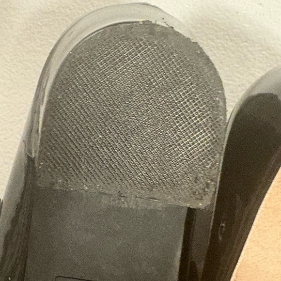 Black Patent Leather Mary Jane Shoes- Girls size 3 - Picture 3 of 4